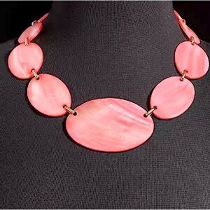 NWT New Macy’s Style & Co Pink Rivershell Gold-Tone Statement Necklace 18.5”